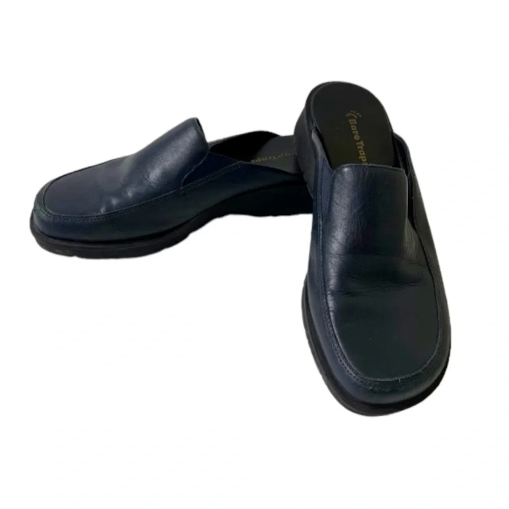 Bare Traps Navy Slip-on Leather Loafers, Women’s Size 8.5